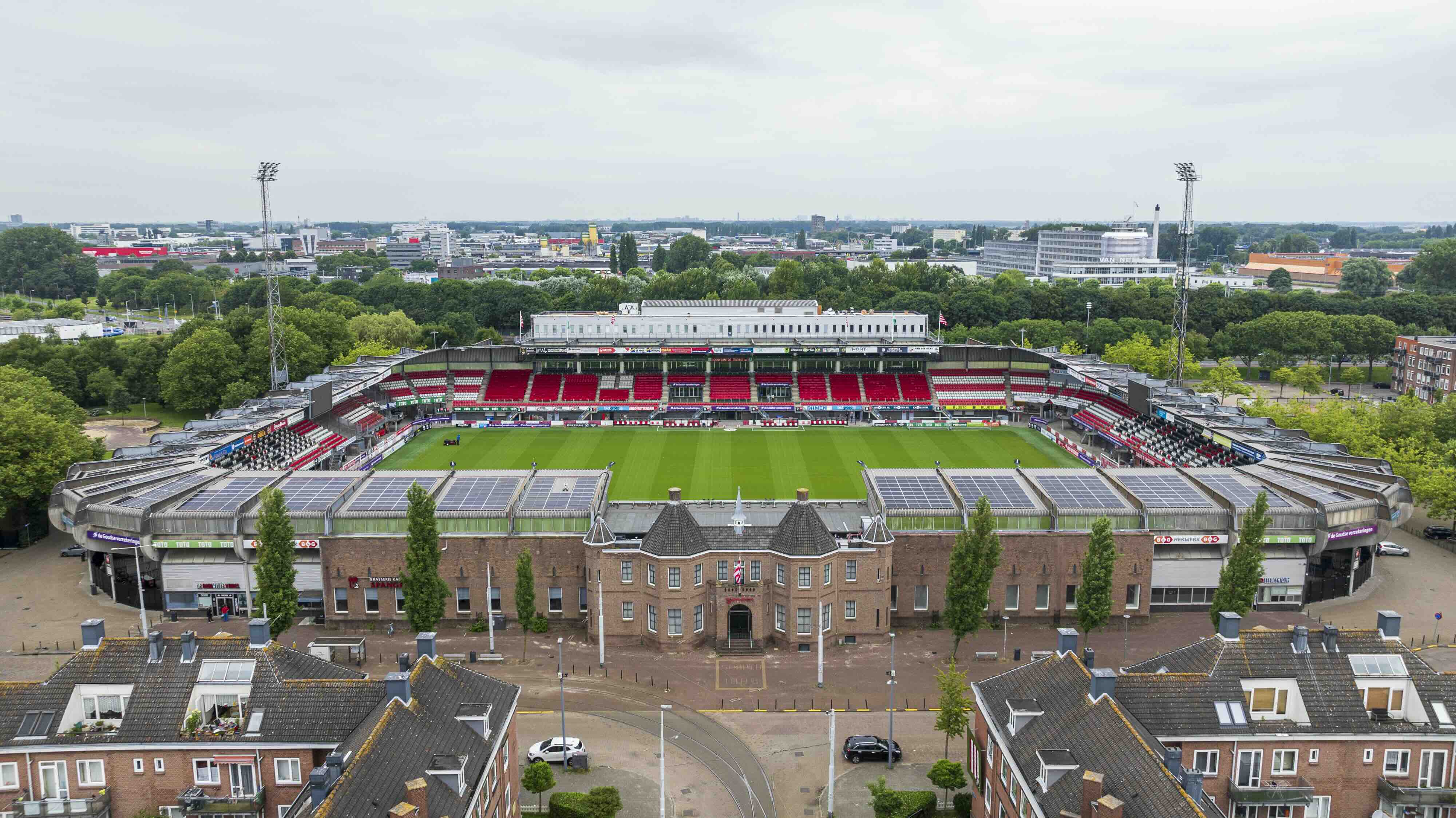 Sparta-stadion van bovenaf gefotografeerd.