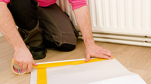 freek plakt tape op radiator