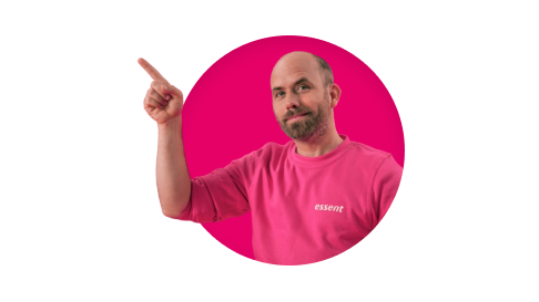 Freek wijst naar rechts