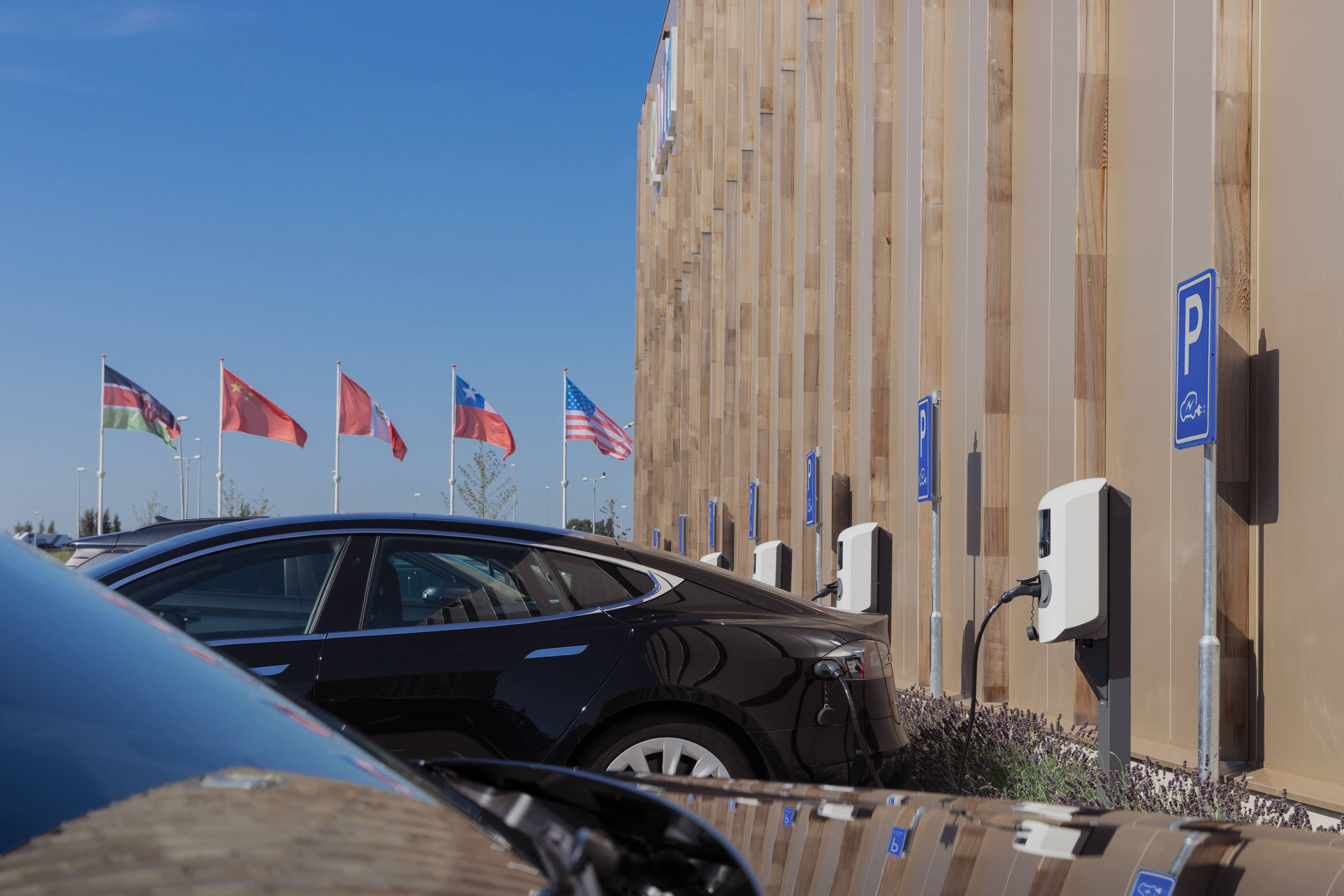 Auto opladen onderweg