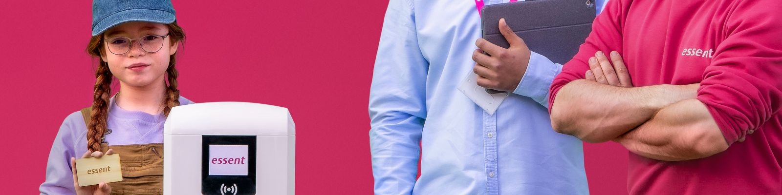 mensen bij laadpaal elektrische auto