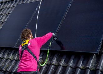 Full black zonnepanelen