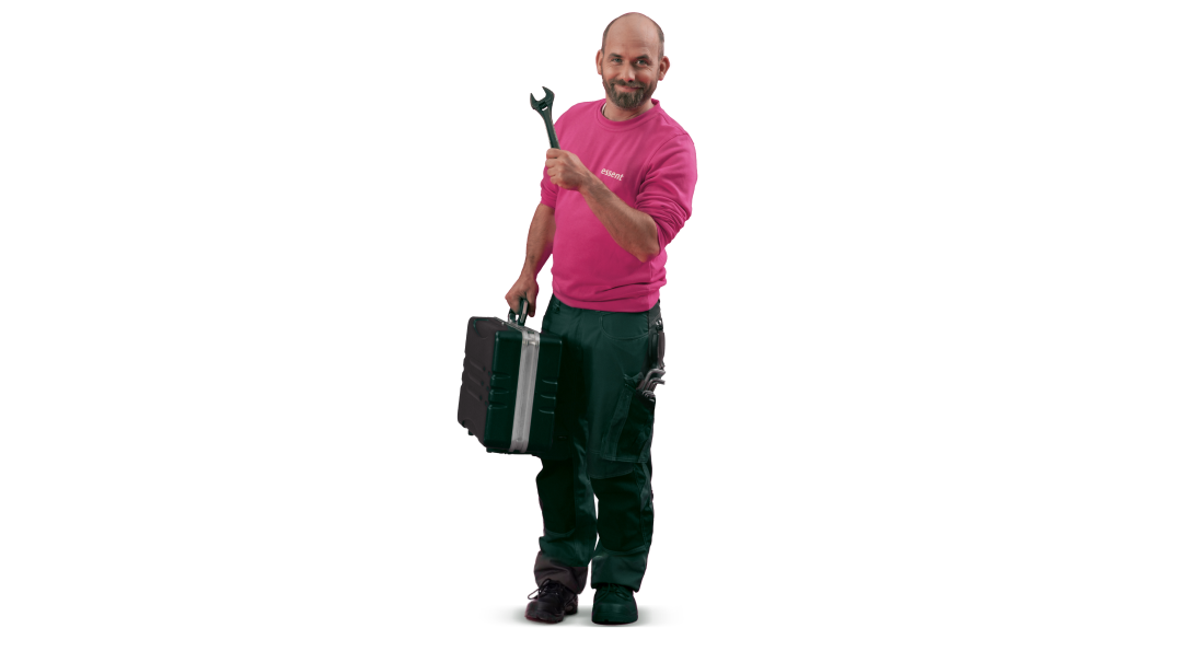 Freek van Essent houdt gereedschap en gereedschapskist vast.