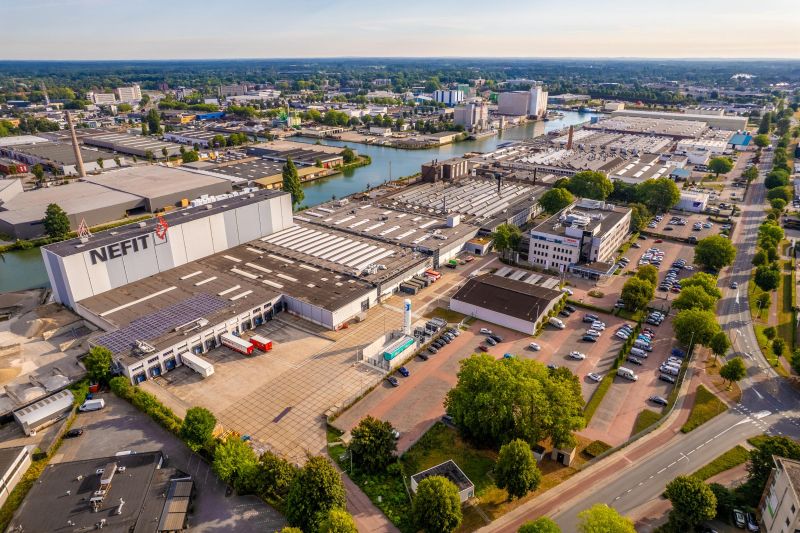 Dronebeeld van het waterstofontvangststation