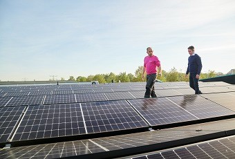 Terugleveren stroom van je zakelijke zonnepanelen