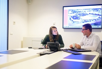 Energieadviseur op kantoor